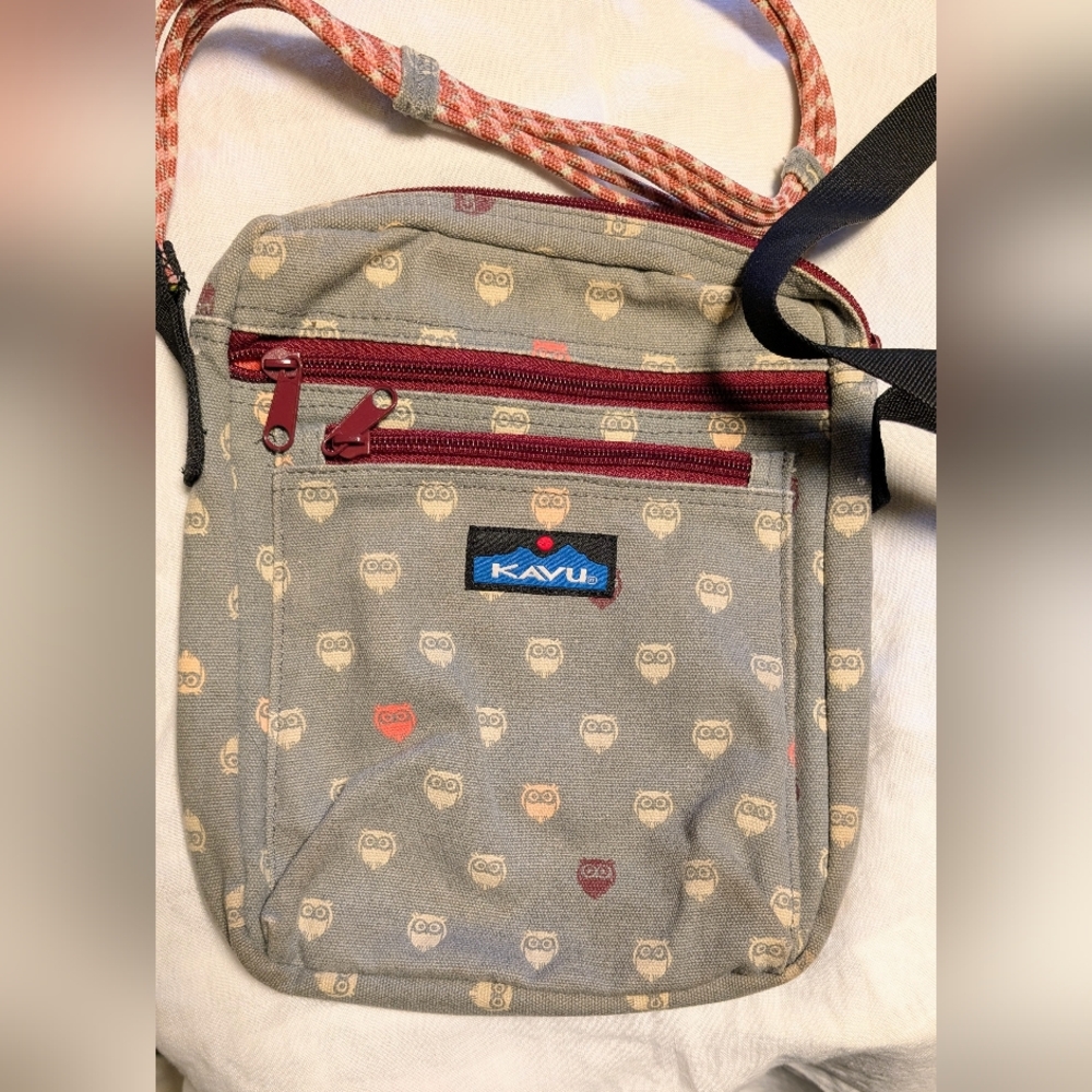 KAVU Gray and Red Owl Pattern Crossbody Bag